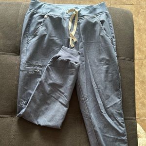 Figs jogger scrub pants, size S